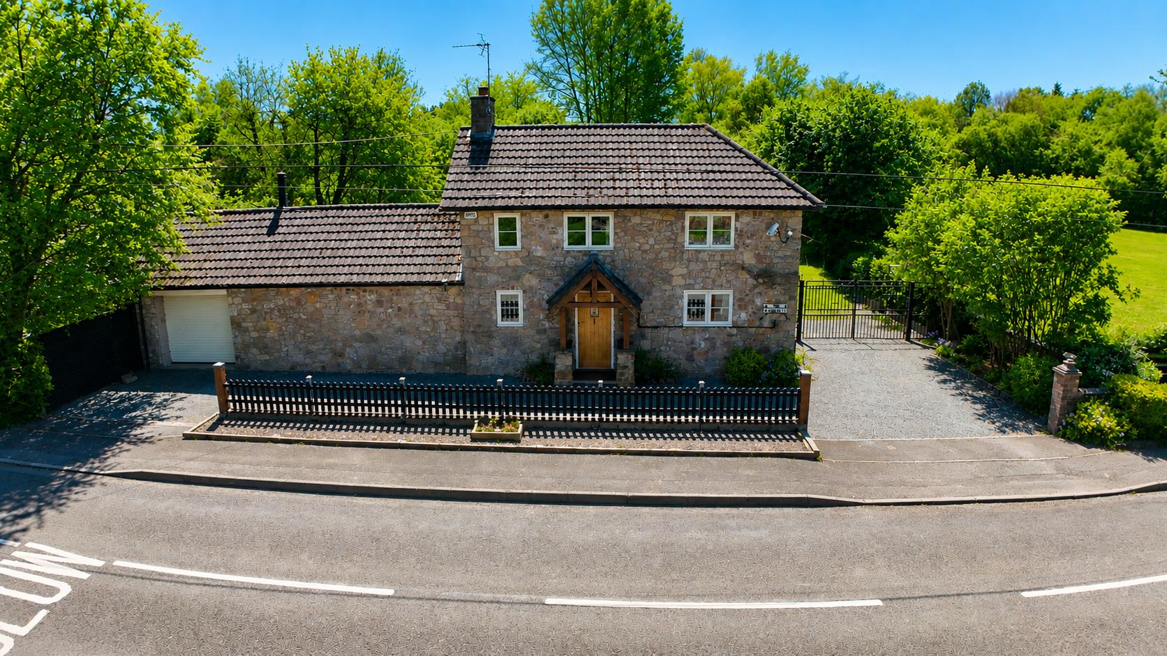 The Smithy B4398, Oswestry, SY10 8QW For Sale